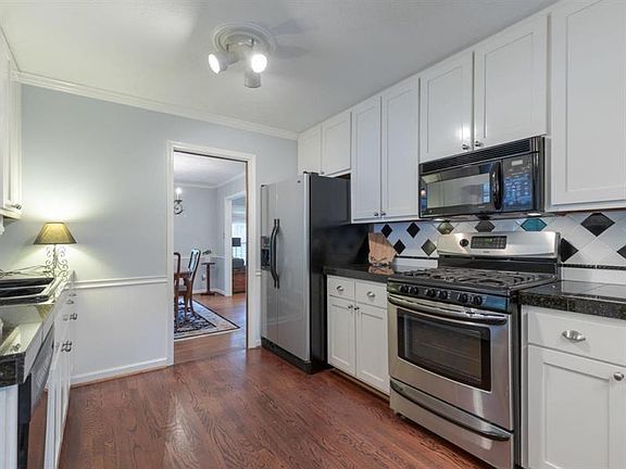 2nd image of 2087 Crescent Dr