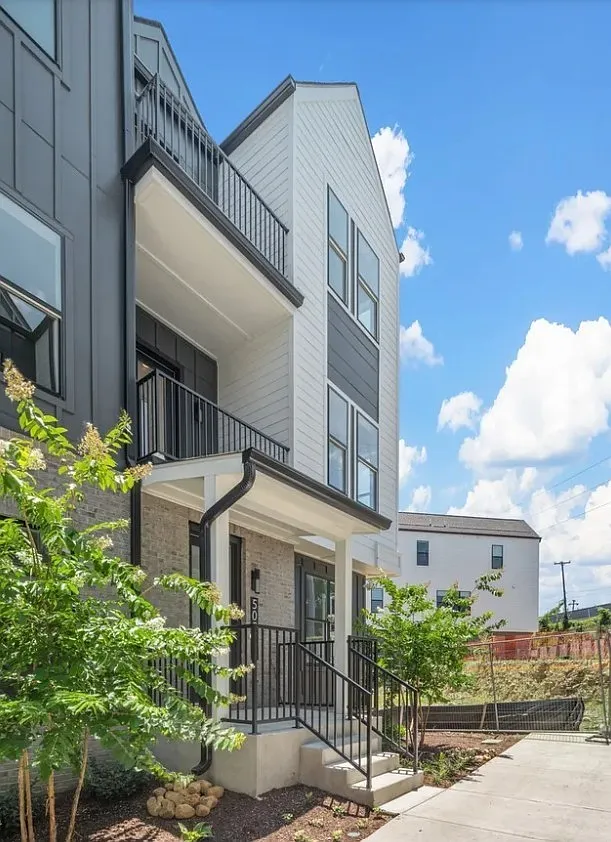 3 bed, 3173 sqft, $3,800 — Photo 3