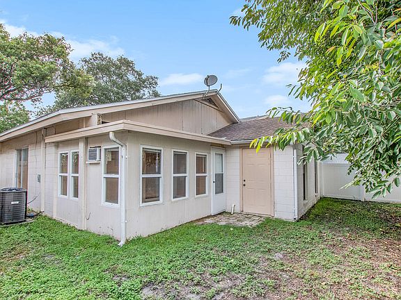 4th image of 10521 Chadbourne Dr
