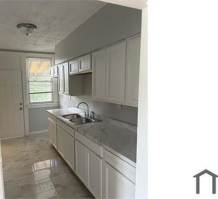 3rd image of 9442 S Ada St
