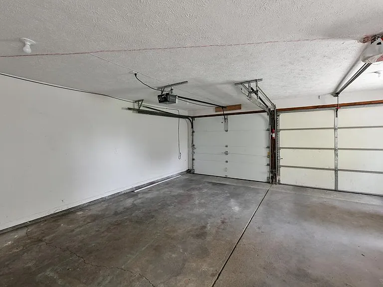 Garage Area