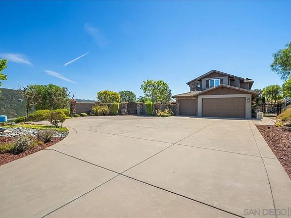 5th image of 2736 Ortega Rd