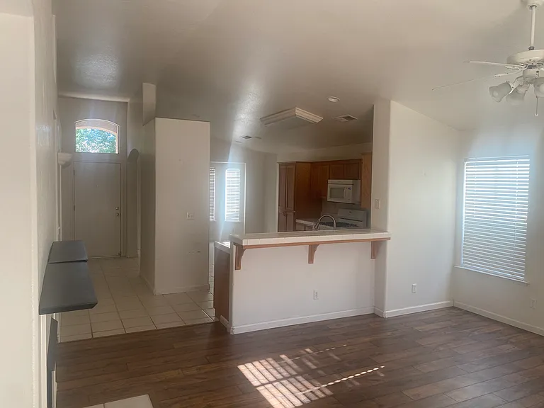 2617 E Niles Ave — Photo 12