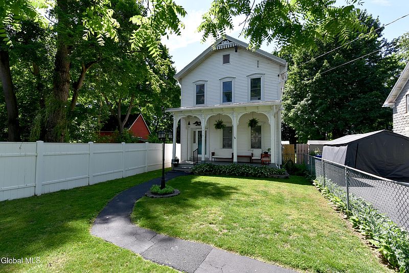 2nd image of 1818 Highland Avenue