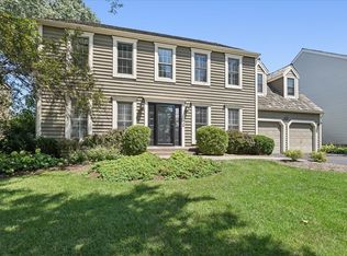 658 Lexington Sq W, Gurnee, IL 60031