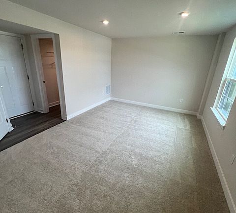 4th image of 344 E Green St