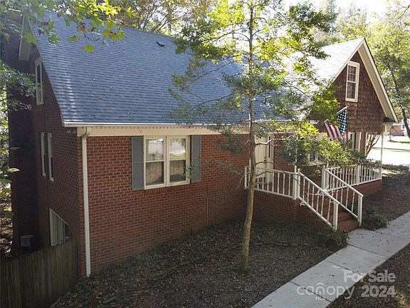 2nd image of 7226 Ashbourne Ln