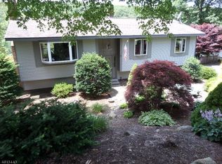 25 Clover Ln S, Vernon, NJ 07462