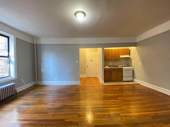 2nd image of 520 Lincoln Pl #3E