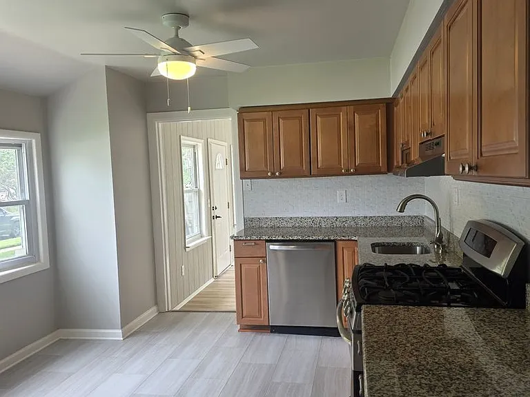 7 Todd Ln — Photo 8