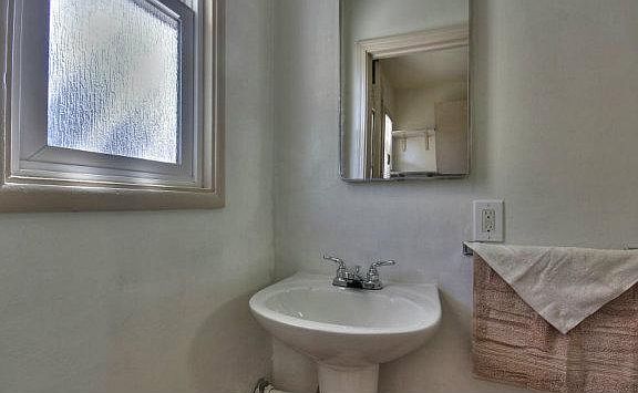 2nd image of 932 Madeline Ln