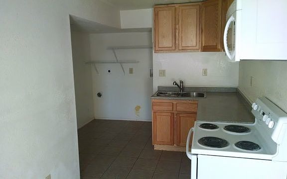 4th image of 2750 Yucca Dr
