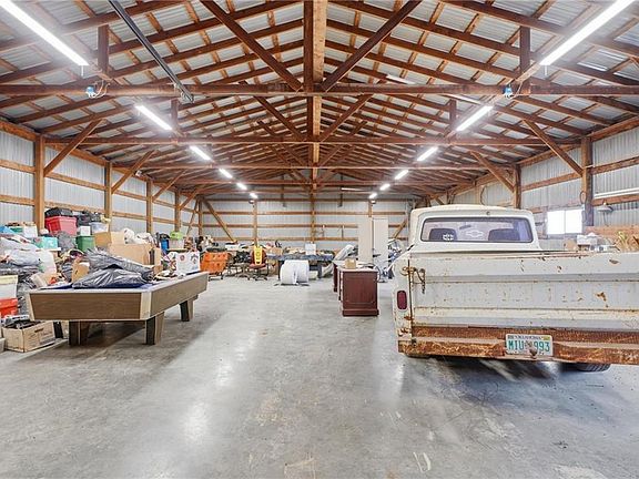 3rd image of 10625 Franklin Rd