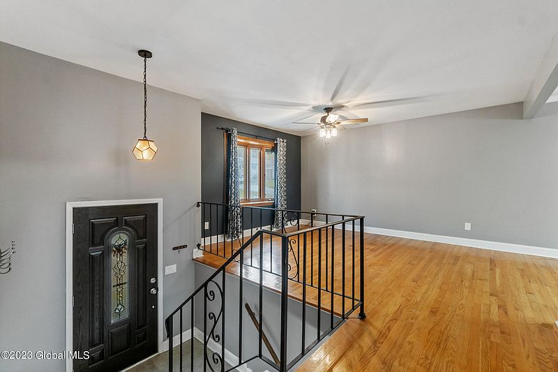 3rd image of 6 Chinquapin Avenue