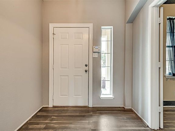 3rd image of 506 Tumbleweed Dr