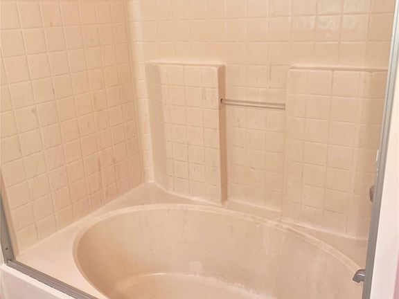 4th image of 9008 Little Hampton Pl