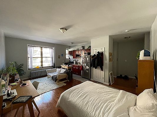 1st image of 520 Lincoln Pl APT 2B
