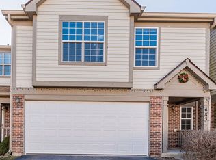 685 E Whispering Oaks Ct, Palatine, IL 60074