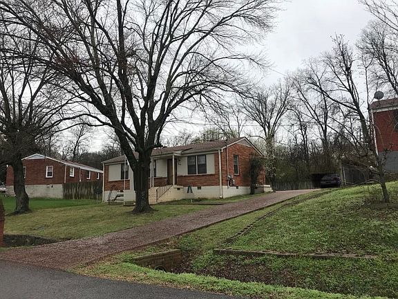 2nd image of 725 Patricia Dr