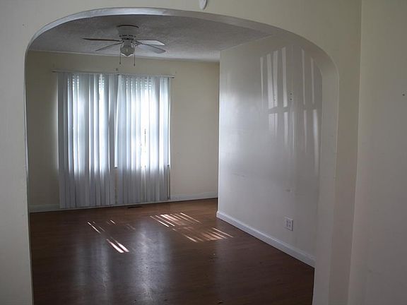 3rd image of 5550 Speedway Dr