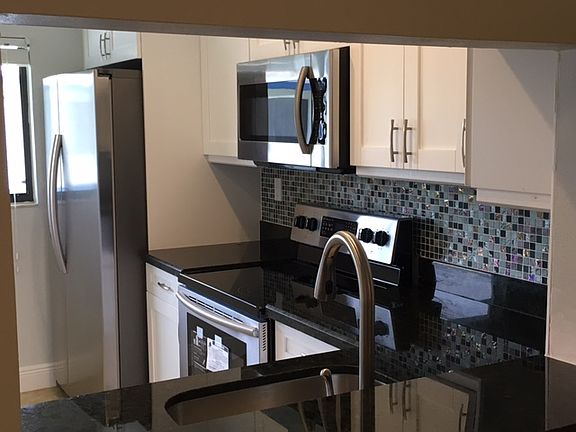 4th image of 15301 Pembridge Ave APT 74