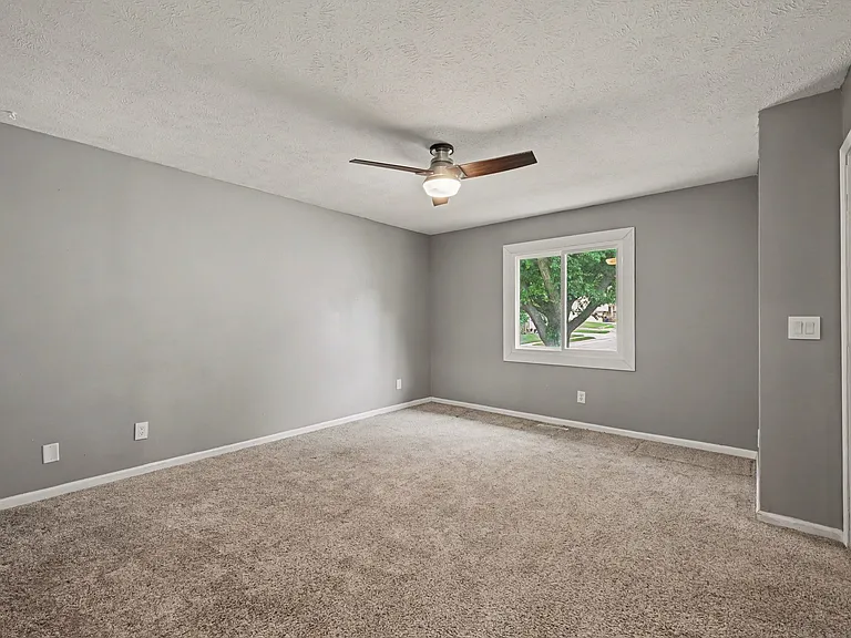 10808 Hogantown Dr — Photo 8