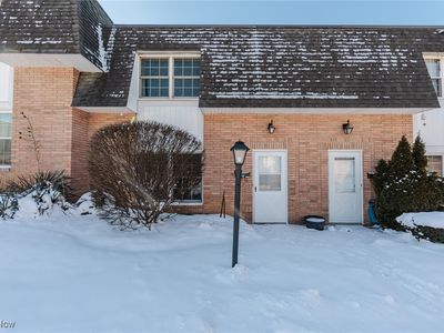 6919 N Parkway Dr, Middleburg Heights, OH, 44130