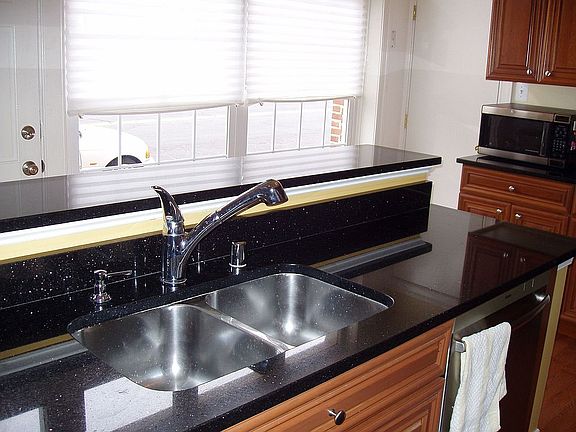 Sink and Breakfast Bar
