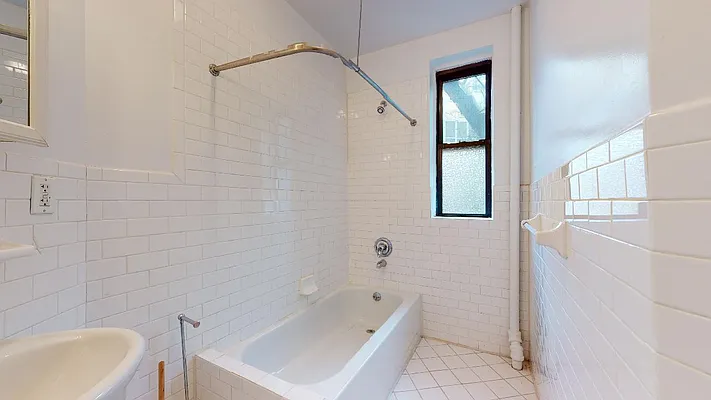 Rented by Bond New York | media 12