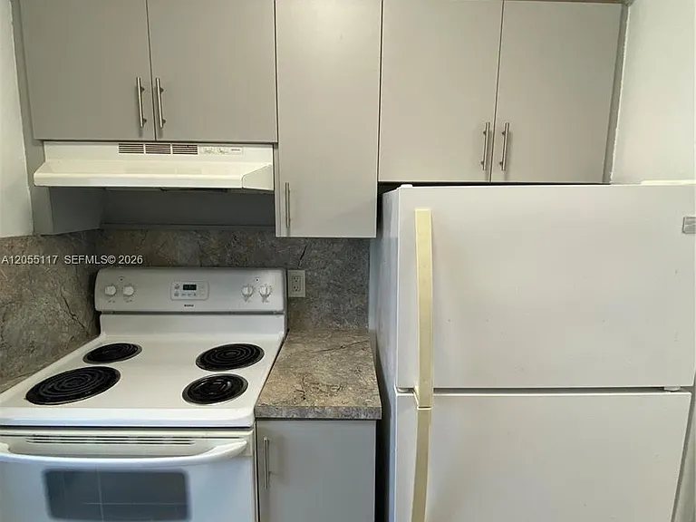 5165 W Flagler St #7 — Photo 6