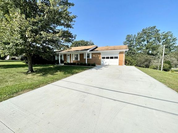 5th image of 55 Tanglewood Dr