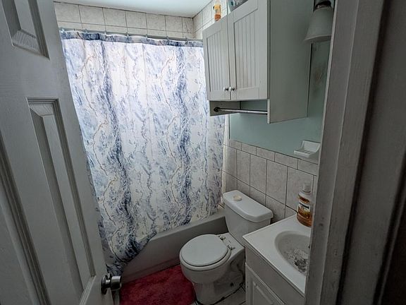 5th image of 2761 NW 11th Place