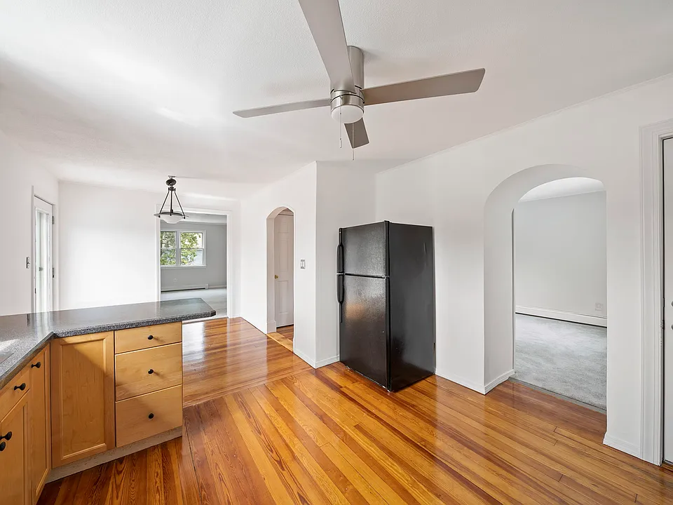 54 Concord Ave #2