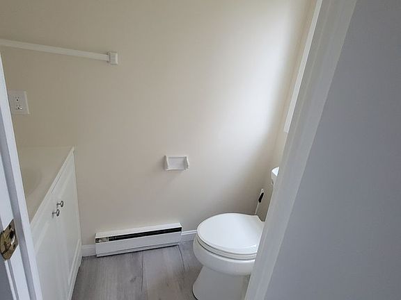 2nd image of 99-105 Lawrence St #99-5