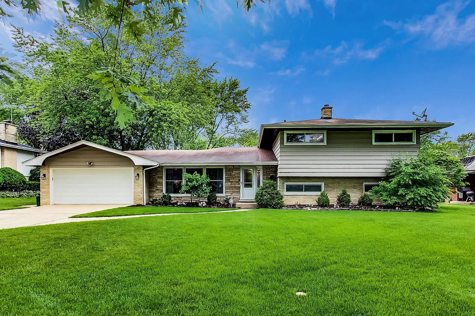 3832 Florence Ave photo 1