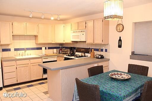 4th image of 810 1/2 Abeyta St
