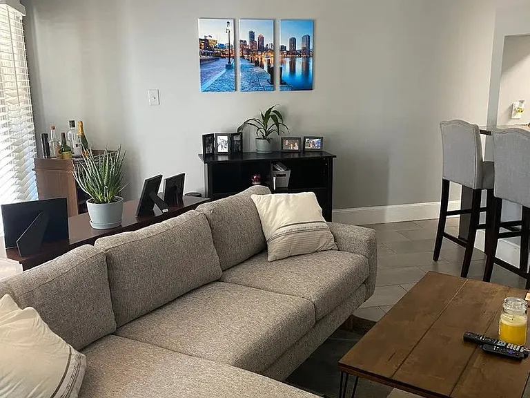 306 S Cedar St #6 — Photo 3
