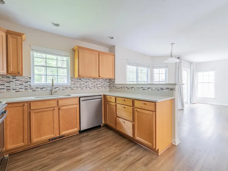 1115 E Azalea Ln — Photo 13