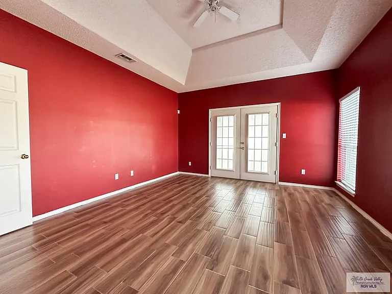 3453 Burgundy Dr — Photo 9