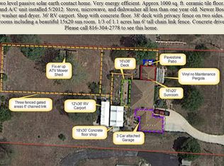 308 SW 15th St, Oak Grove, MO 64075