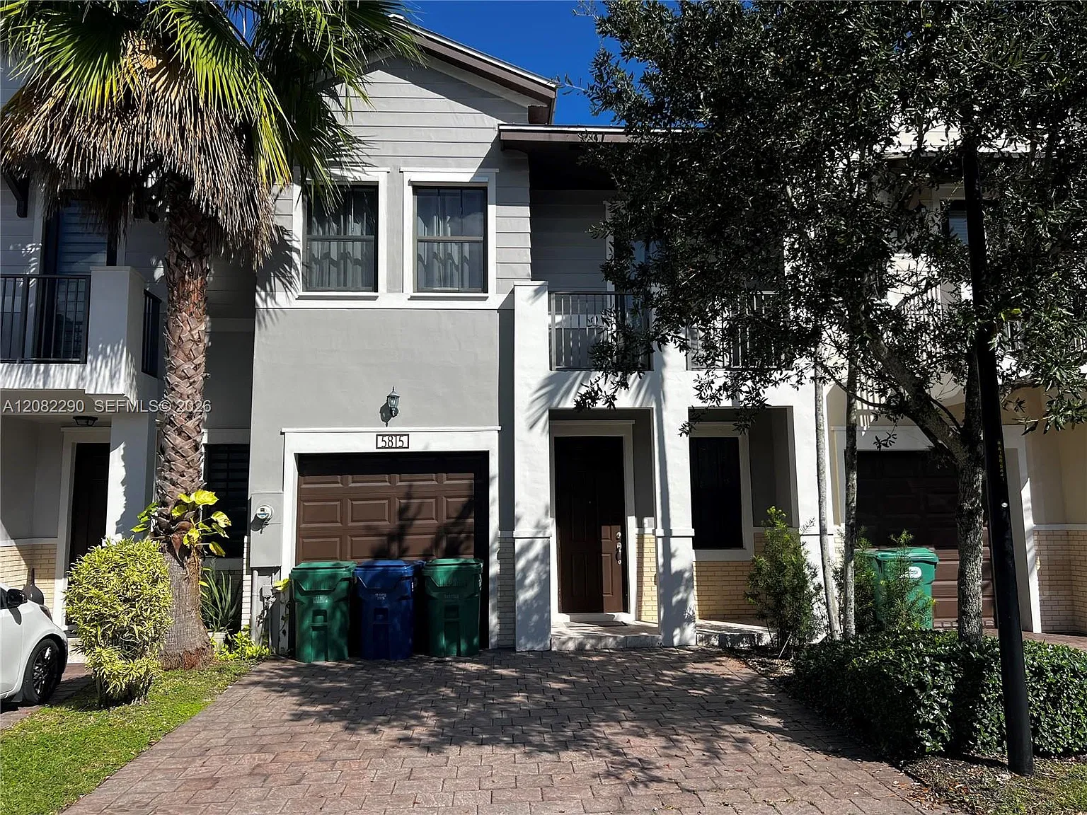 Doral Cay — Photo 1