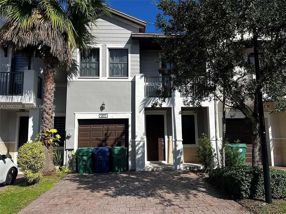5815 NW 104th Path