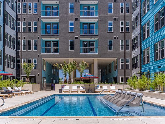 2nd image of 1400 Royal Crest Dr #528