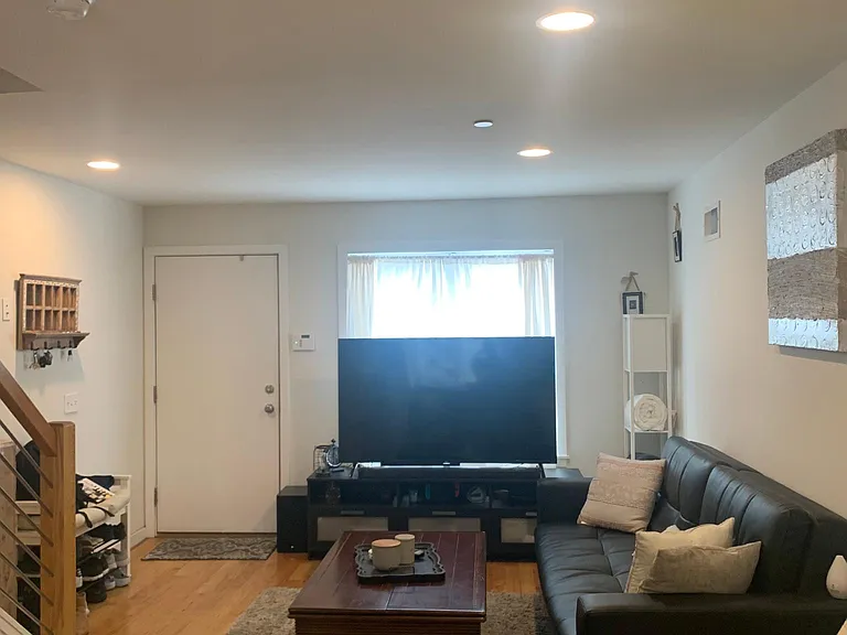 329 N State St — Photo 7