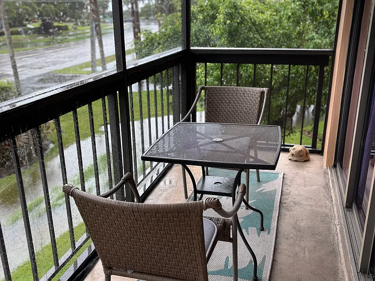 20 Greenbrier St #208 — Photo 11