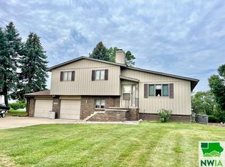 1894 Constance Dr, Vermillion, SD 57069