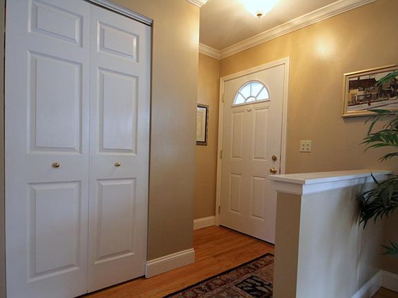 3rd image of 210 Ashland Ct