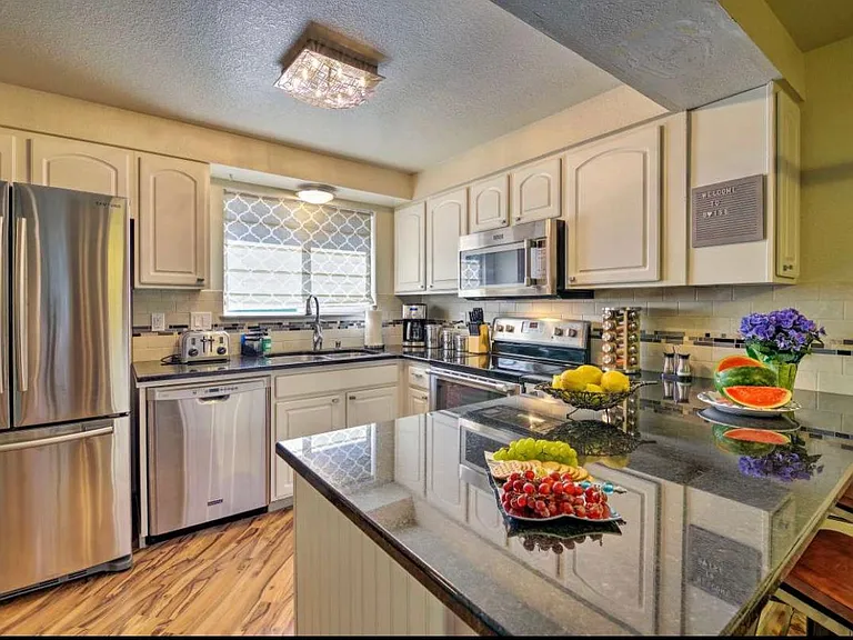 3025 S Windstream Ln — Photo 2
