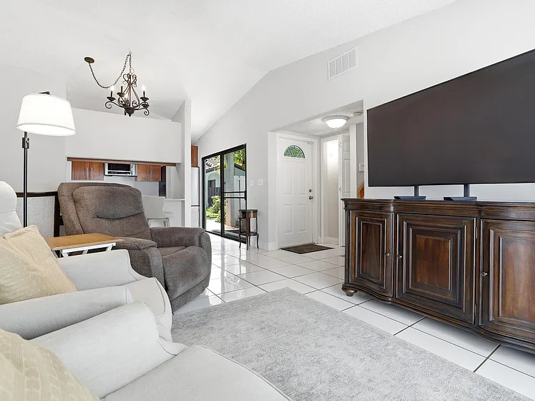 22316 Pineapple Walk Dr — Photo 4