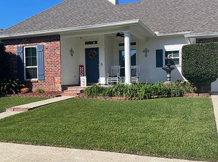 307 N Lakepointe Dr, Lafayette, LA 70506